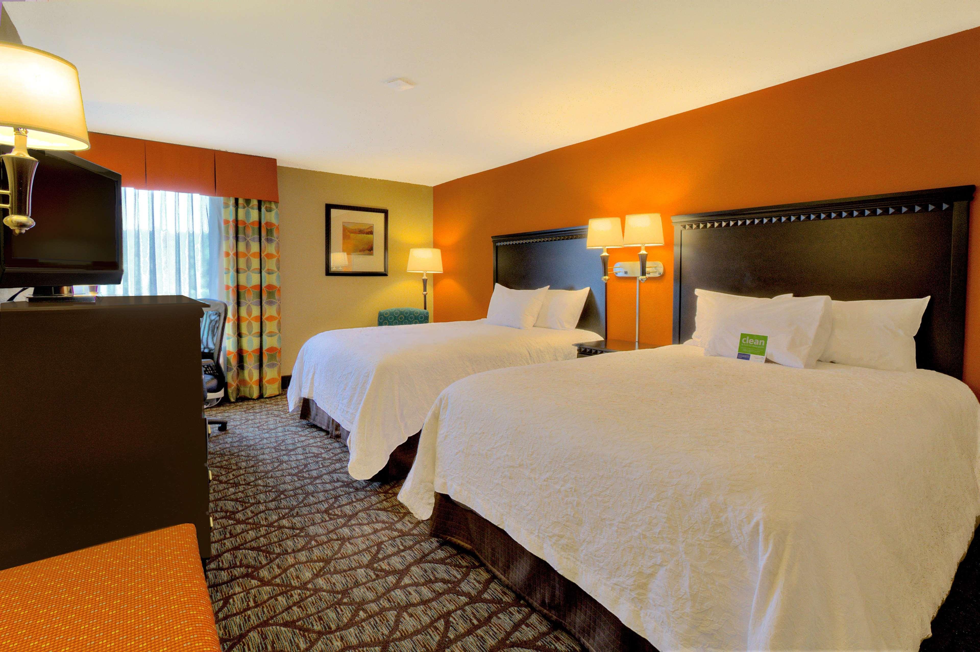 Hampton Inn Asheville-Tunnel Road Екстериор снимка