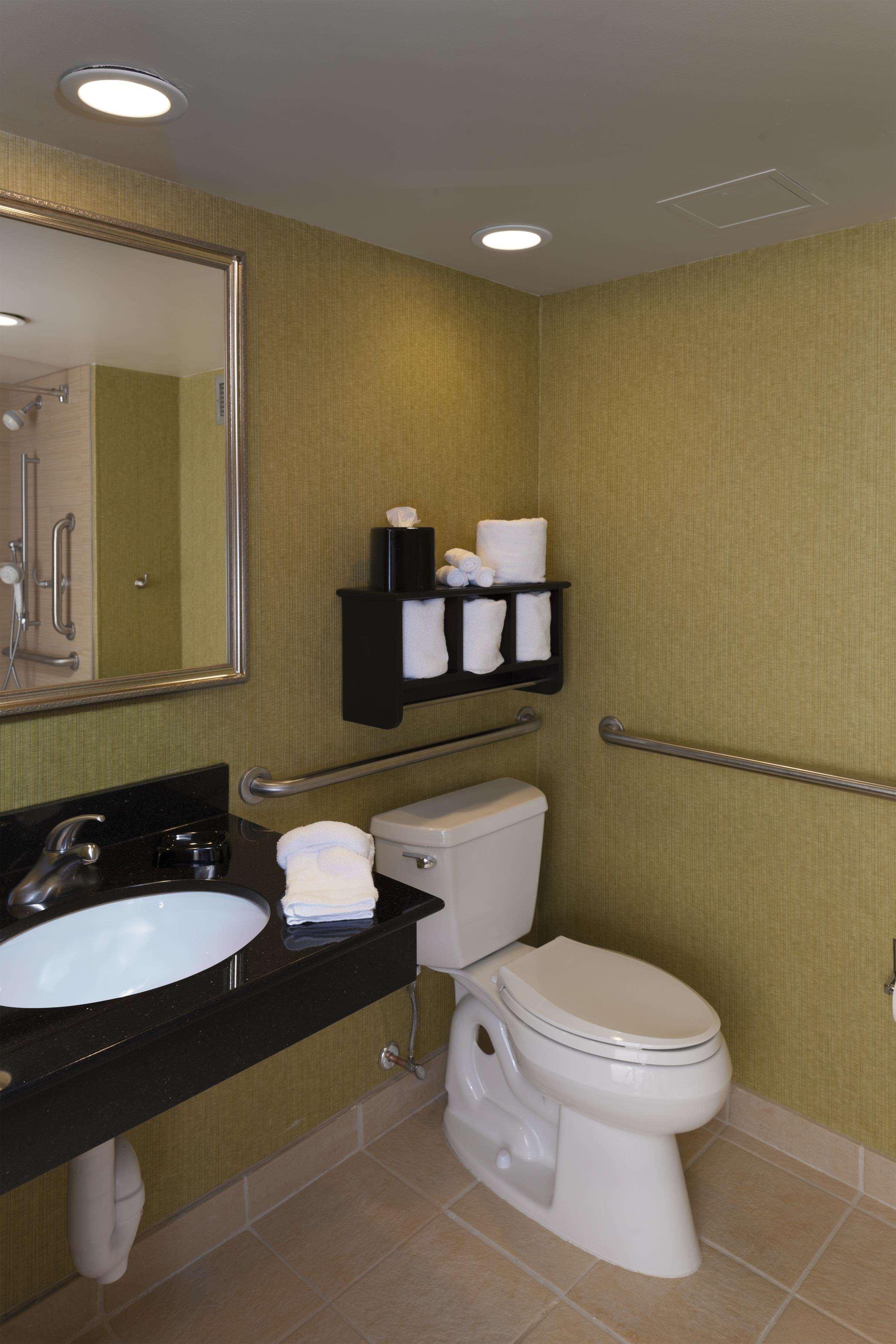 Hampton Inn Asheville-Tunnel Road Стая снимка