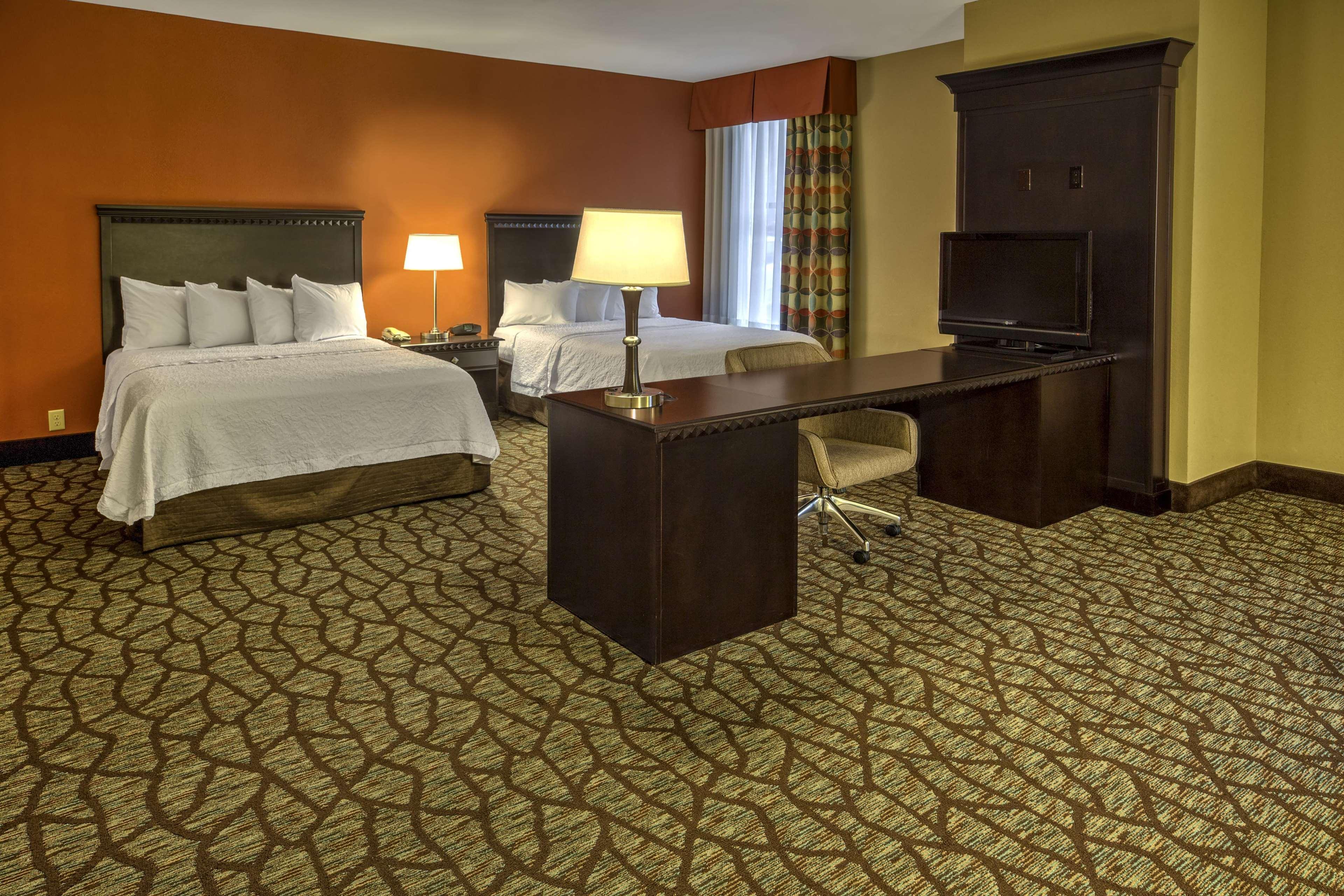 Hampton Inn Asheville-Tunnel Road Екстериор снимка