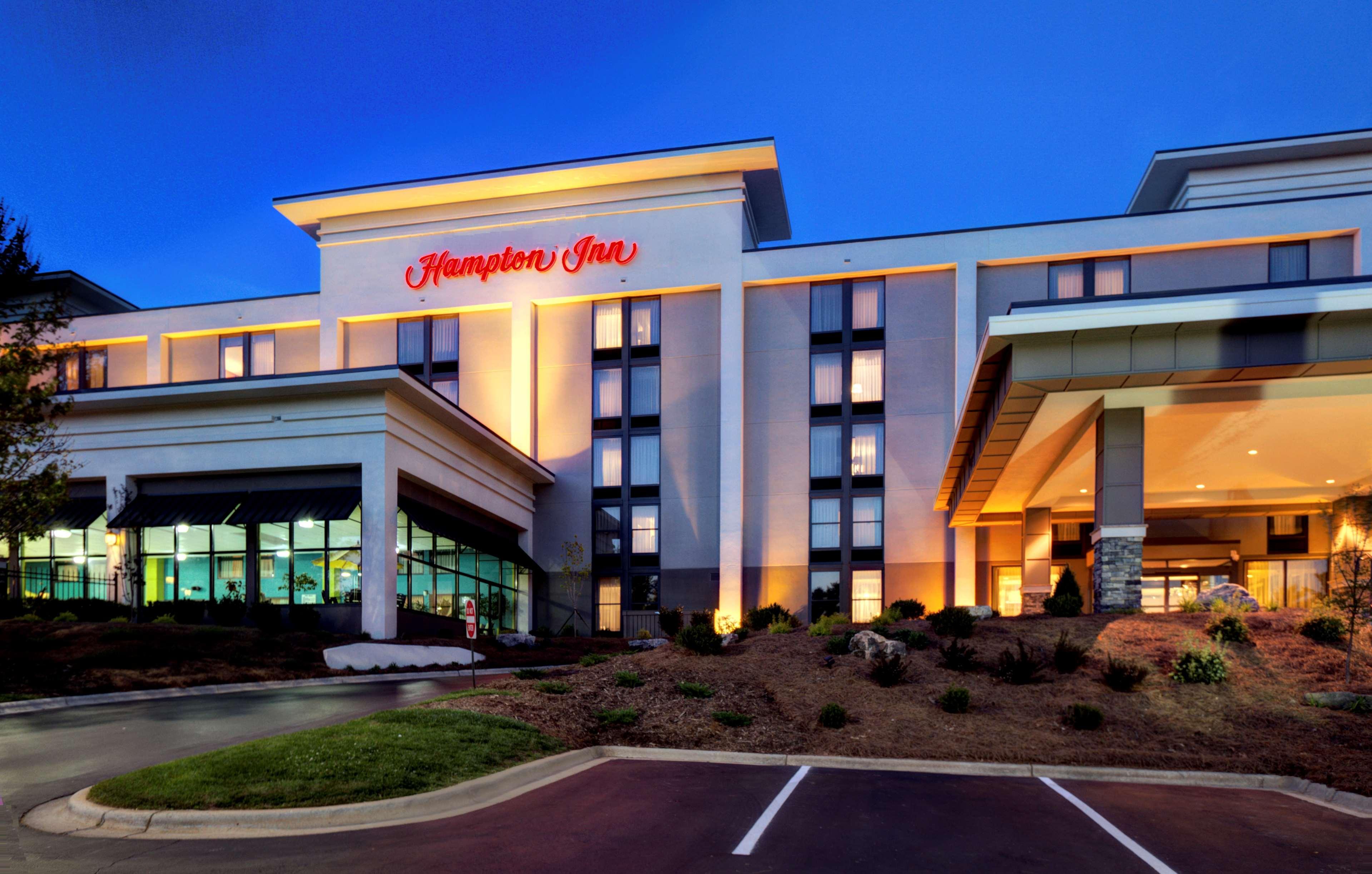 Hampton Inn Asheville-Tunnel Road Екстериор снимка