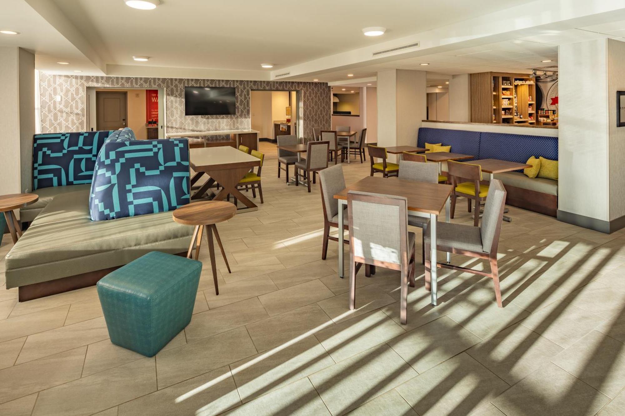 Hampton Inn Asheville-Tunnel Road Екстериор снимка