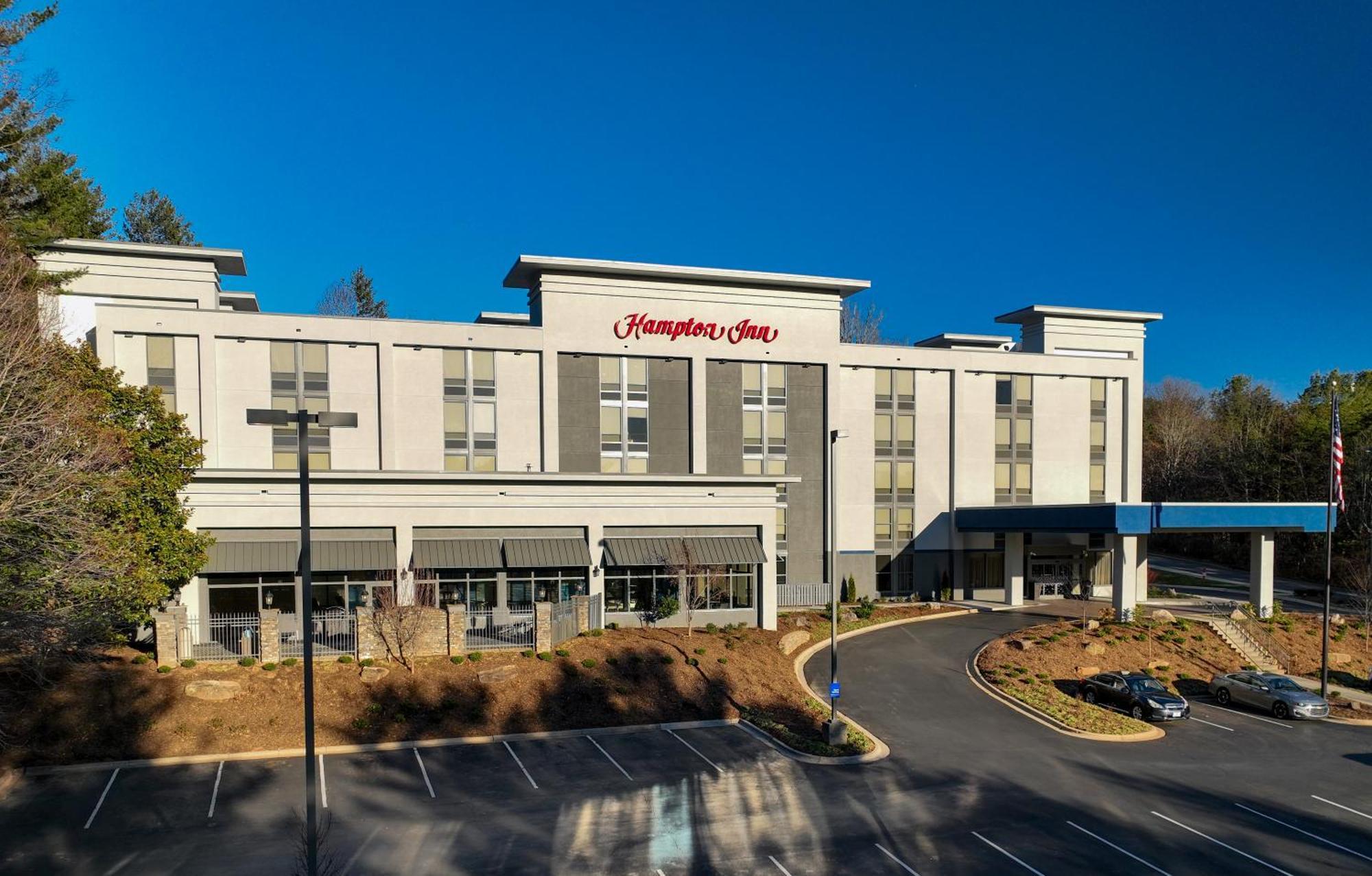 Hampton Inn Asheville-Tunnel Road Екстериор снимка