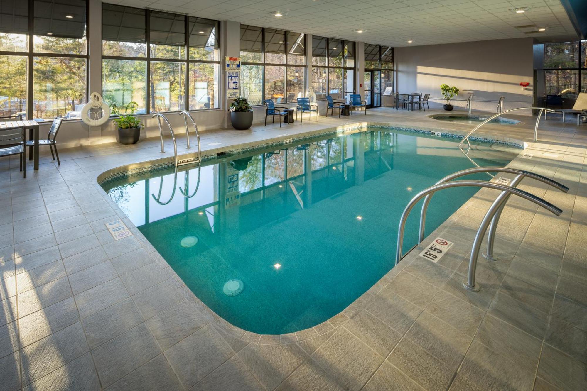 Hampton Inn Asheville-Tunnel Road Екстериор снимка