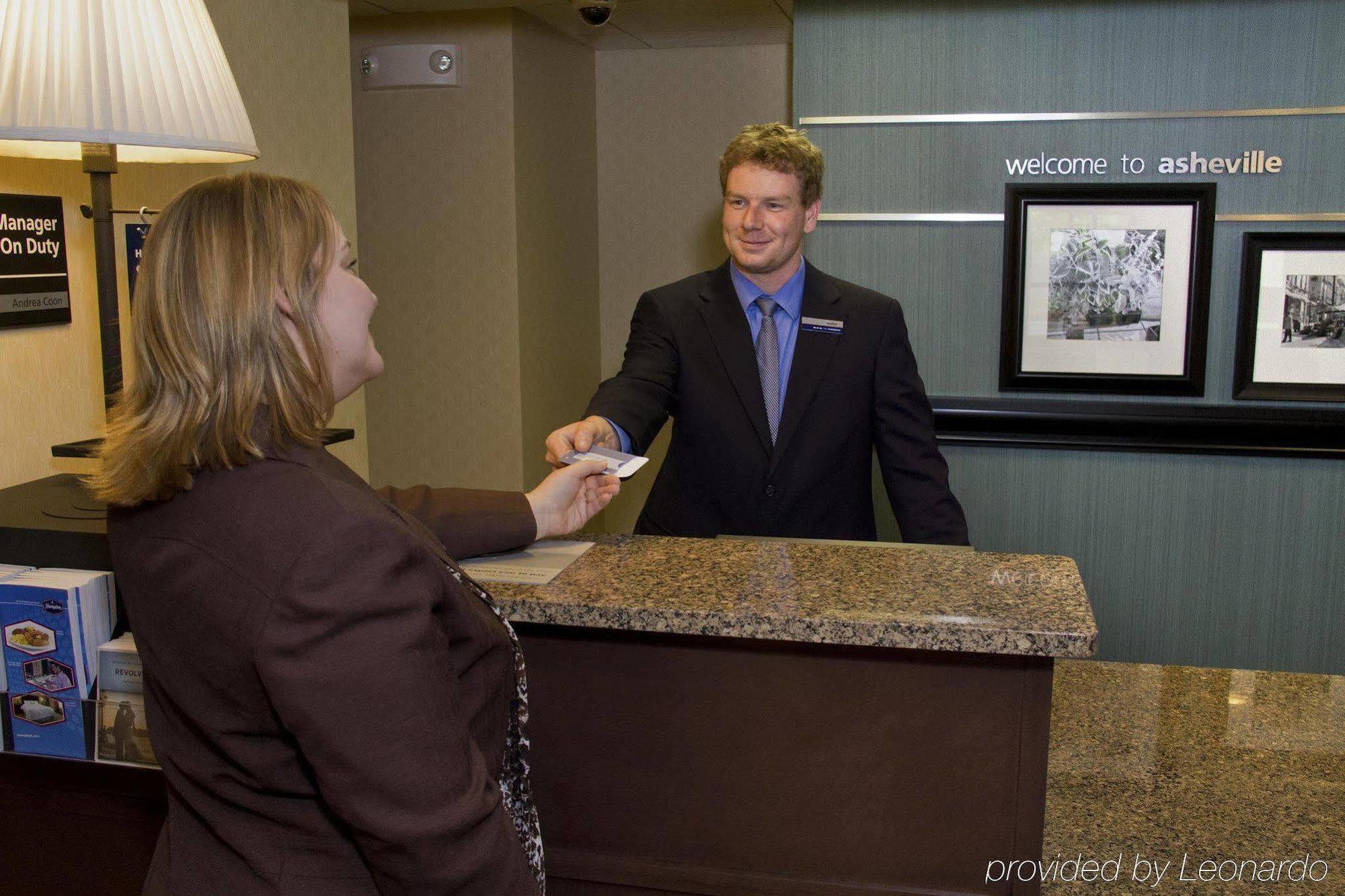 Hampton Inn Asheville-Tunnel Road Интериор снимка